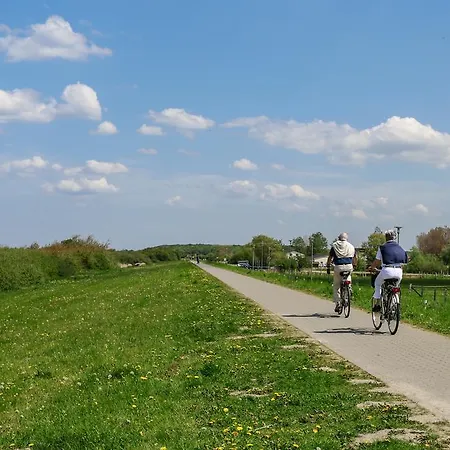 伯尔格伦德海滩公寓酒店