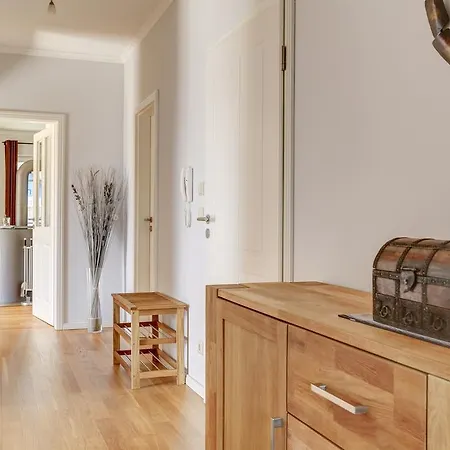 伯尔格伦德海滩公寓酒店