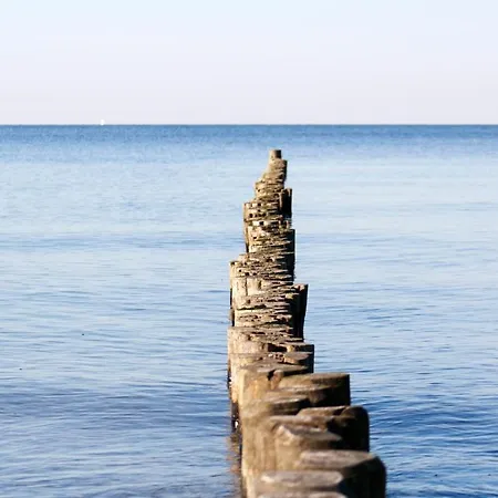 伯尔格伦德海滩公寓酒店 *